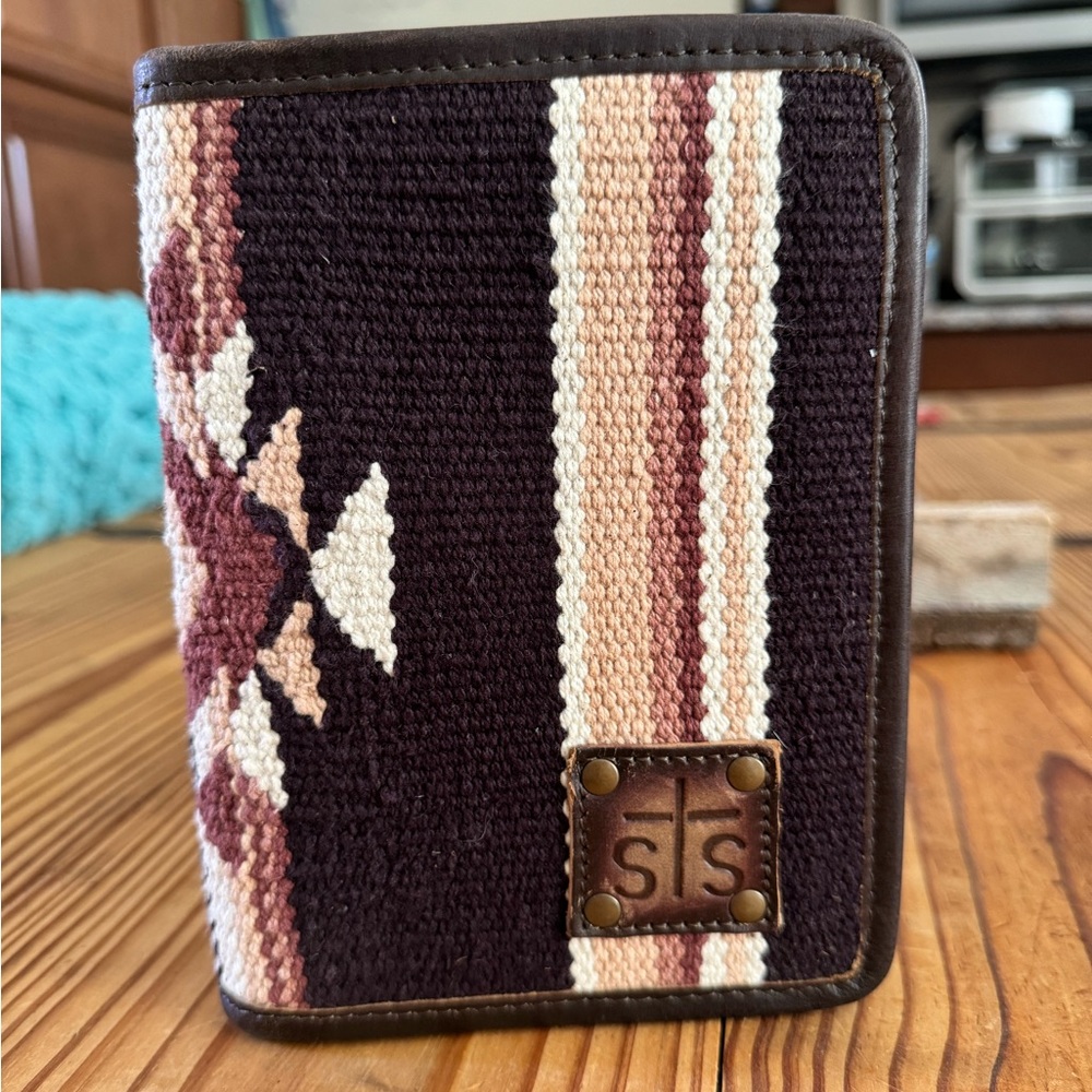 NEW STS Ranchwear Magnetic Wallet in color Sioux Falls